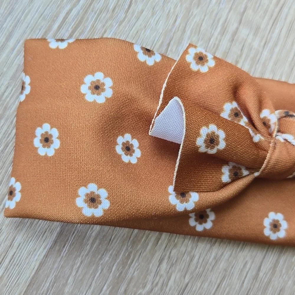 Retro Daisy Knotted Headband Burnt Orange Boho Floral Hair Wrap Soft Stretch Top